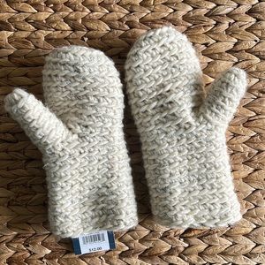 Mittens adult NWT